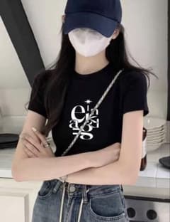 フロントロゴ 半袖 Tシャツ ブラック Sサイズのサムネイル