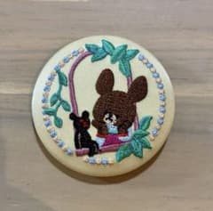 くまのがっこう　刺繍缶バッジのサムネイル