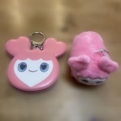 TWICE ミブリー モブリー くっつきチャーム TWICE LOVELY くっつきチャーム、スライドミラー モブリー - メルカリ