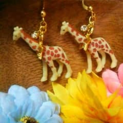 まやちゃん様☆交渉中☆キリンの通り抜けピアス★のサムネイル