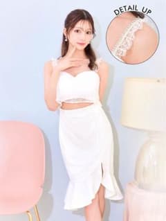 A*☆様 【美品】Petit Madeleine フラワーレースマーメイドドレスのサムネイル