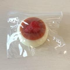 SHEIN スクイーズ いちごパンケーキ パンのサムネイル