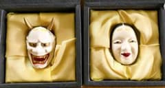 置物　能面　般若　と　若女？小面？　陶製のサムネイル