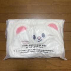 スキズ　ブランケット　ジニレット　straykids オフイベ straykids スキズ フードブランケット ジニレット - メルカリ