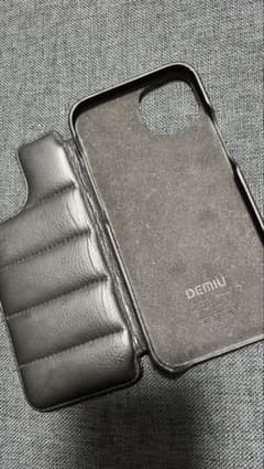 e*1様 DEMIU BALLON iPhone 15 Plus ブラックレザーのサムネイル
