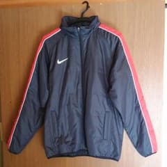 ★11/9まで売りつくしセール　NIKE  ナイロンジャケットのサムネイル