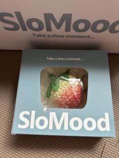 SloMood まんまニット いちご スクイーズ - メルカリ
