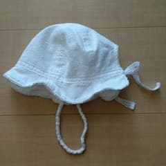 ☆赤ちゃんの城☆ 美品 帽子 40～44㎝のサムネイル
