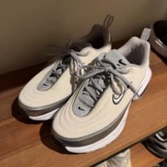 新品NIKE スニーカー エア マックス ポータル SE 24.0cmのサムネイル