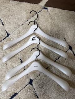 sacai ハンガー　14本セット sacaiのハンガー4本セット - メルカリ