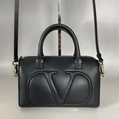 VALENTINO 極美品 黒 2way Vロゴ レザー ミニボストンバッグ - メルカリ
