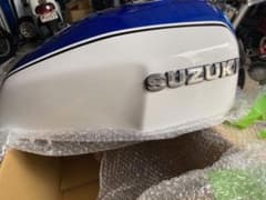 インパルス GSX400 タンク（へこみ有）のサムネイル