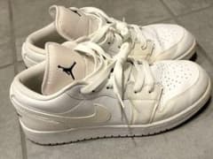 NIKE AIR JORDAN 1 LOW ホワイトのサムネイル