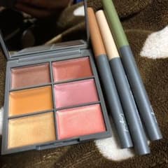 Gina×Ungrid コスメ4点SET G×Uリップ&チーク6色パレットのサムネイル