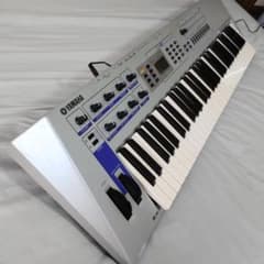 「 CS2x 」YAMAHA・AWM2音源搭載デジタルシンセサイザー CS2x 」YAMAHA・AWM2音源搭載デジタルシンセサイザー - メルカリ