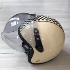 ヘルメットのサムネイル