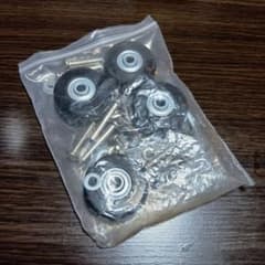 車輪セット45mm　スーツケースの車輪のサムネイル