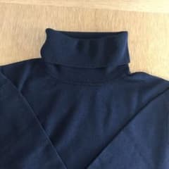 クルチアーニ(Cruciani) 紺 タートルネック ニットのサムネイル