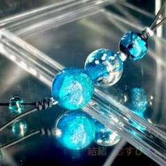 結緒】ホタルガラス とんぼ玉 3玉ストラップ 翡翠（ひすい） - メルカリ