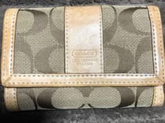 COACH コンパクトウォレット ミニ財布 シグネチャー柄 キャンバス×レザーのサムネイル