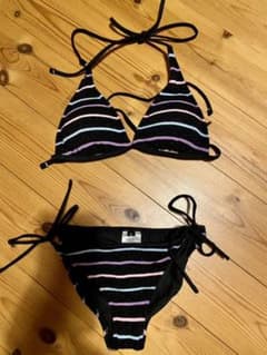 【専用　あー！靴類以外おまとめ割引きします！様】rienda  水着　ビキニのサムネイル