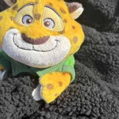 ズートピア　クロウハウザー　肩のせ　ぬいぐるみのサムネイル
