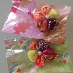 つるし雛 手作り花キーホルダー二個セットのサムネイル