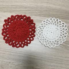 ハンドメイド　コースター　赤白　2枚セット コットン100% 手洗い可能のサムネイル