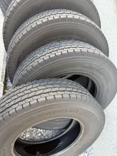 ヨコハマタイヤ　145/80 R12 スタッドレスのサムネイル