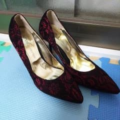 赤に黒レース パンプスのサムネイル