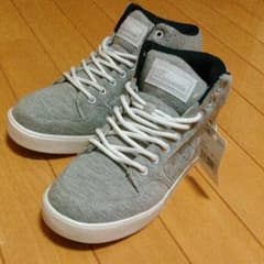 新品スニーカー23.5㎝　おしゃれハイカットのサムネイル