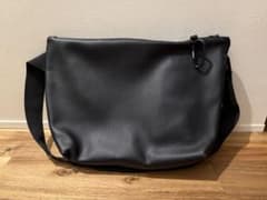ほぼ未使用】meltum M LEATHER MESSENGER BAG - メルカリ