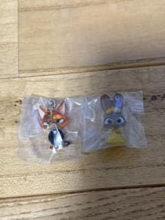 ズートピア ニック・ワイルド＆ジュディ・ホップス カプセルトイのサムネイル