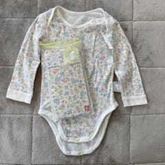 【新品&中古品セット】ユニクロ　長袖　ボディスーツ　ロンパース  90のサムネイル