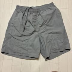 GU ナイロンショートパンツ グレー Lサイズのサムネイル