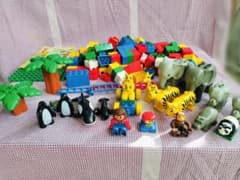 ★大きめサイズ★LEGO動物フィギュアとブロックのセット 約100個 ケース付のサムネイル