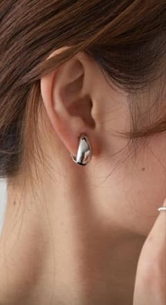 PUAL CE CIN ドロップイヤリングのサムネイル