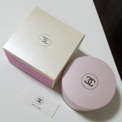 はりこ様専用　CHANEL ボディパウダーのサムネイル