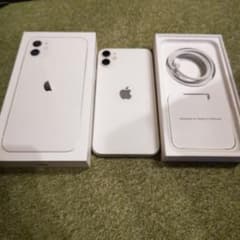 iPhone 11 ホワイト 64 GB Y!mobileのサムネイル