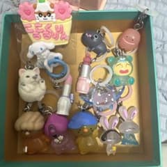 カプセルトイ 目印チャーム サンリオ キーリングハンガー まとめ売りのサムネイル