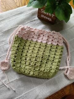 ハンドメイド 手編み 巾着袋 グリーン×ピンクのサムネイル