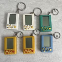【ジャンク】レトロ　ミニゲーム　キーホルダー　テトリス風　まとめ売りのサムネイル