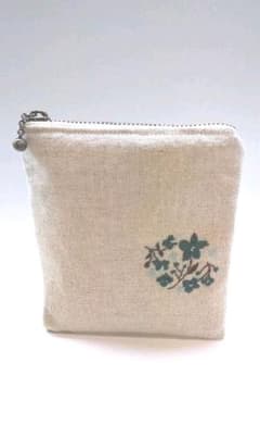 刺繍(オリーブグリーン)ポーチのサムネイル
