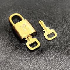 ルイヴィトン 南京錠 パドロック 鍵　カギ ゴールド No.314 小物 759 ルイヴィトン カデナ パドロック 南京錠 ゴールド 鍵2本 No.314