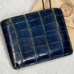 極希少 定価25.3万 ガンゾ スモールクロコ ネイビー 二つ折り財布 極希少 定価25.3万 ガンゾ スモールクロコ ネイビー 二つ折り財布