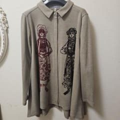 イラスト付きベージュ長袖シャツのサムネイル