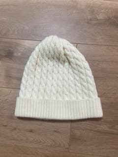【美品★】アイボリー ケーブル編み ニット帽のサムネイル