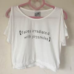 肩出しTシャツのサムネイル