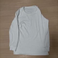 ユニクロの超極暖 ヒートテックウルトラウォームクルーネックTシャツになります。のサムネイル