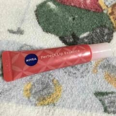 ニベア パーフェクトリップエッセンス ほんのりレッドのサムネイル
